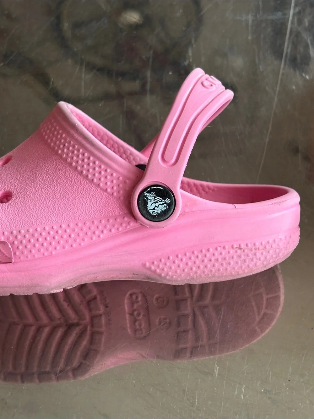 CROCS Kids Classic Clog in Bright Pink